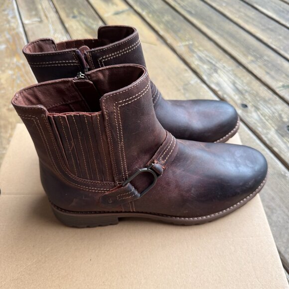 NIB Clarks Aspra Side Zip Buckle Boot in British Tan Leather - Women's 11 - Picture 10 of 14